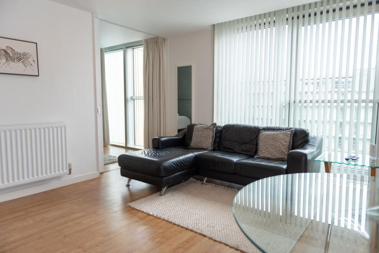 City Stay Apartments - Hub Милтон-Кейнс Экстерьер фото