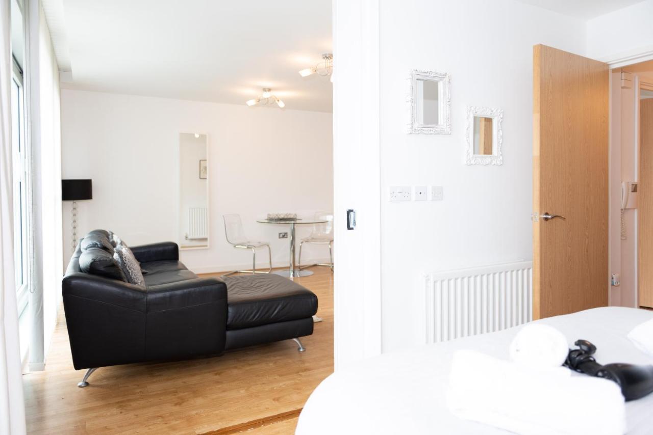 City Stay Apartments - Hub Милтон-Кейнс Экстерьер фото