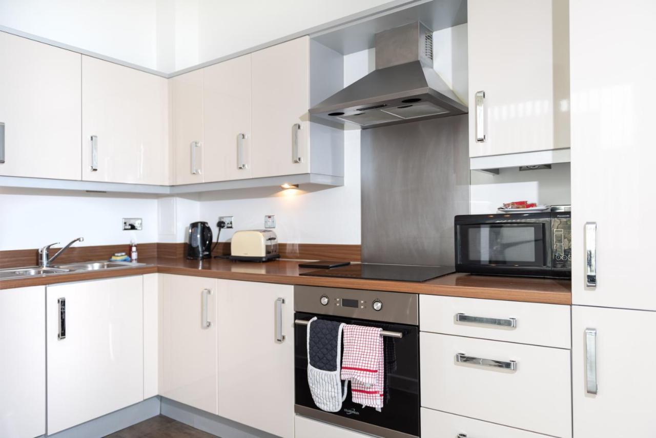 City Stay Apartments - Hub Милтон-Кейнс Экстерьер фото