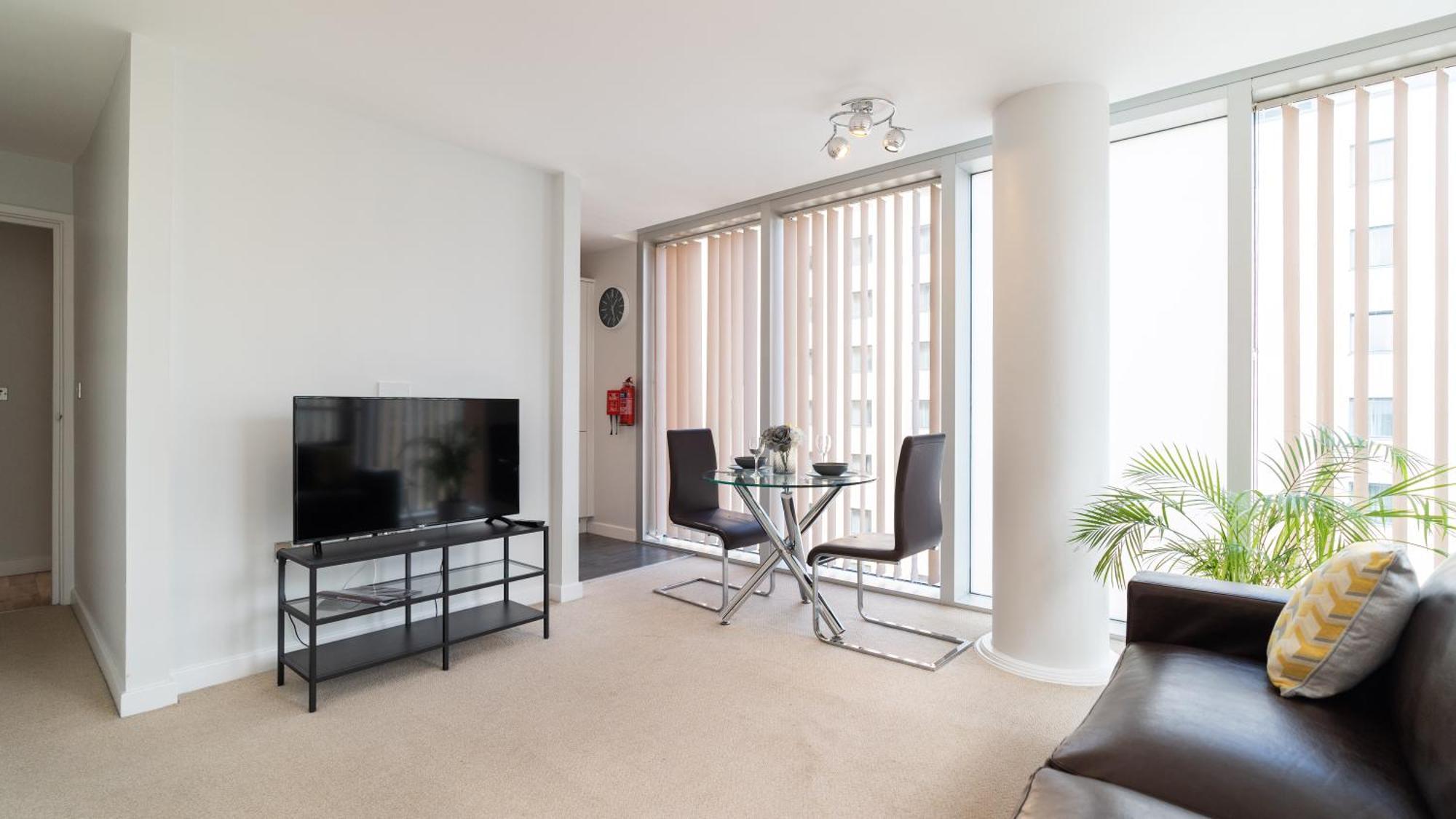 City Stay Apartments - Hub Милтон-Кейнс Экстерьер фото