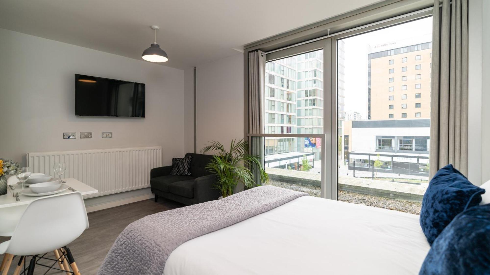 City Stay Apartments - Hub Милтон-Кейнс Экстерьер фото