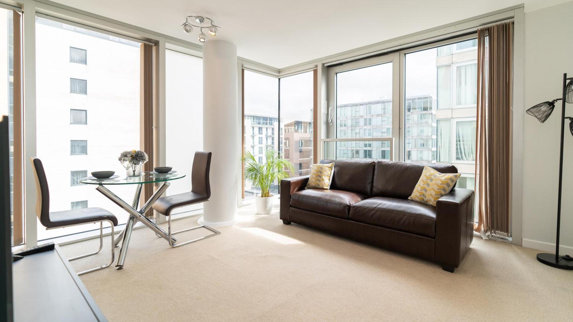 City Stay Apartments - Hub Милтон-Кейнс Экстерьер фото